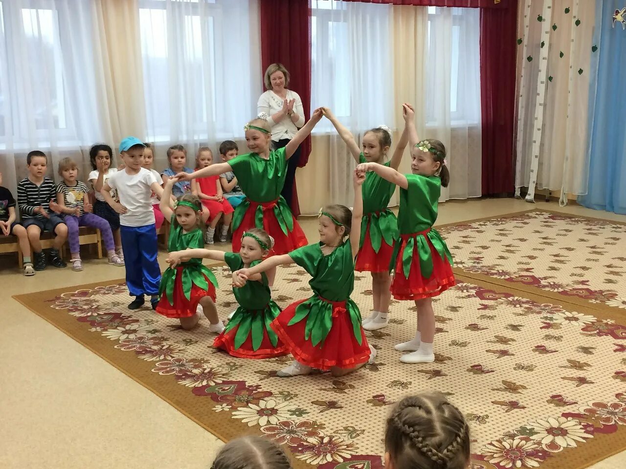 Бавлы садик ромашка. Детский сад ромашка брюховецкая заведующая. Ромашки в саду. Детский сад ромашка лянтор. Детский сад ромашка федюково.