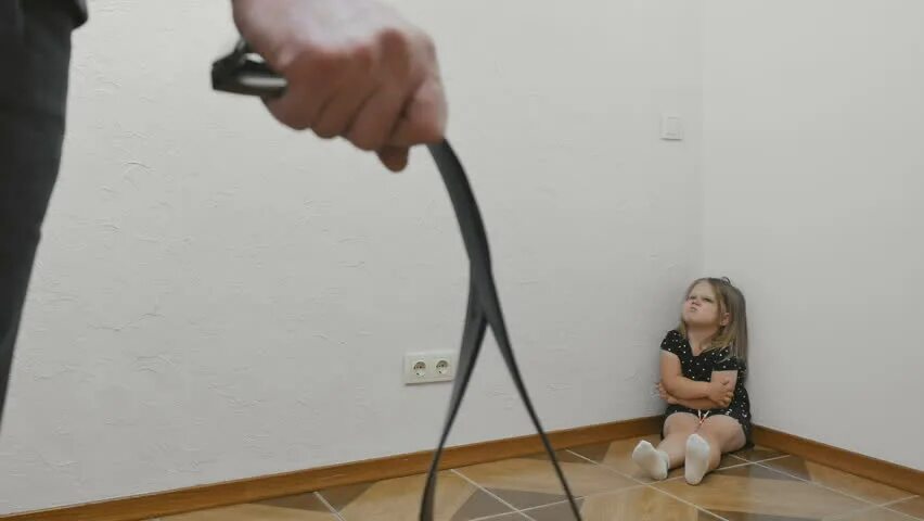 Ремень для детей. Жестьпорнвха издевательство наказание отцов. Наказание ремнём девочек. Ремень для детей. Жестьпорнвха издевательство наказание отцов.