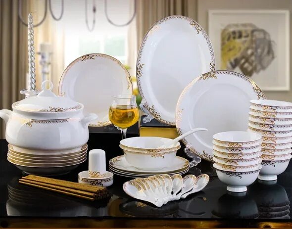 Столовый сервиз Dinnerware East vs West. Посуда мода 2022. Посуда 2023 тренды. Красивый сервиз столовый. Тренд посуды