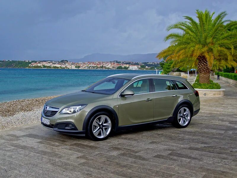 Opel insignia tourer. Опель Инсигния Кантри Турер. Opel Insignia Country Tourer 2015. Опель Инсигния универсал Кантри Турер. Opel Insignia 2016 Country Tourer.