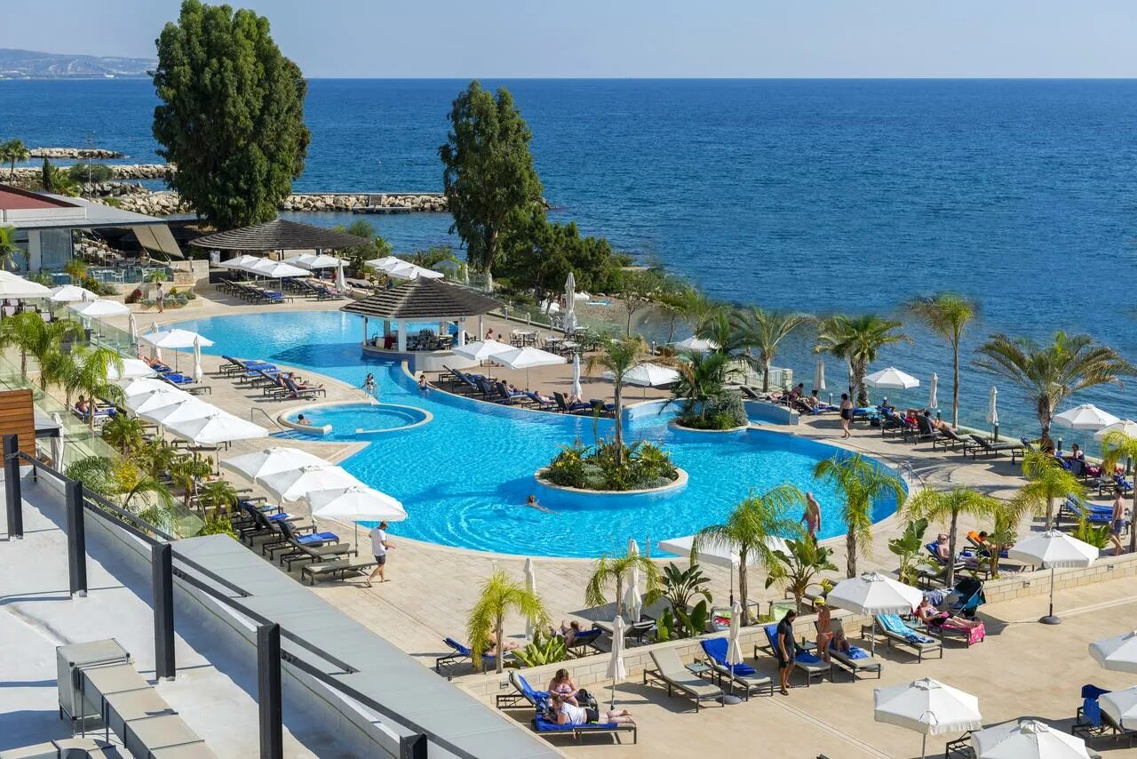 Кипр отели первая линия. The royal apollonia 5*. кипр отель 5*. кипр отели 5 звезд.
