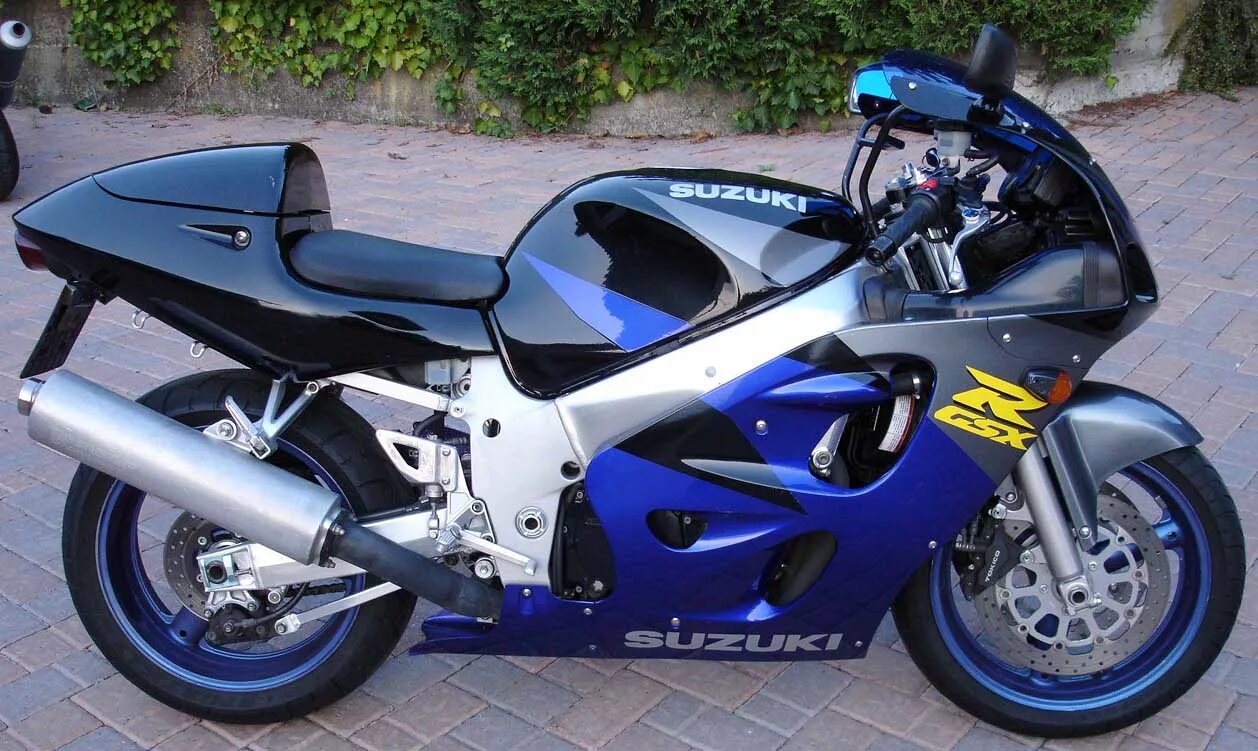 GSXR 600 РЅРµРѕРЅ