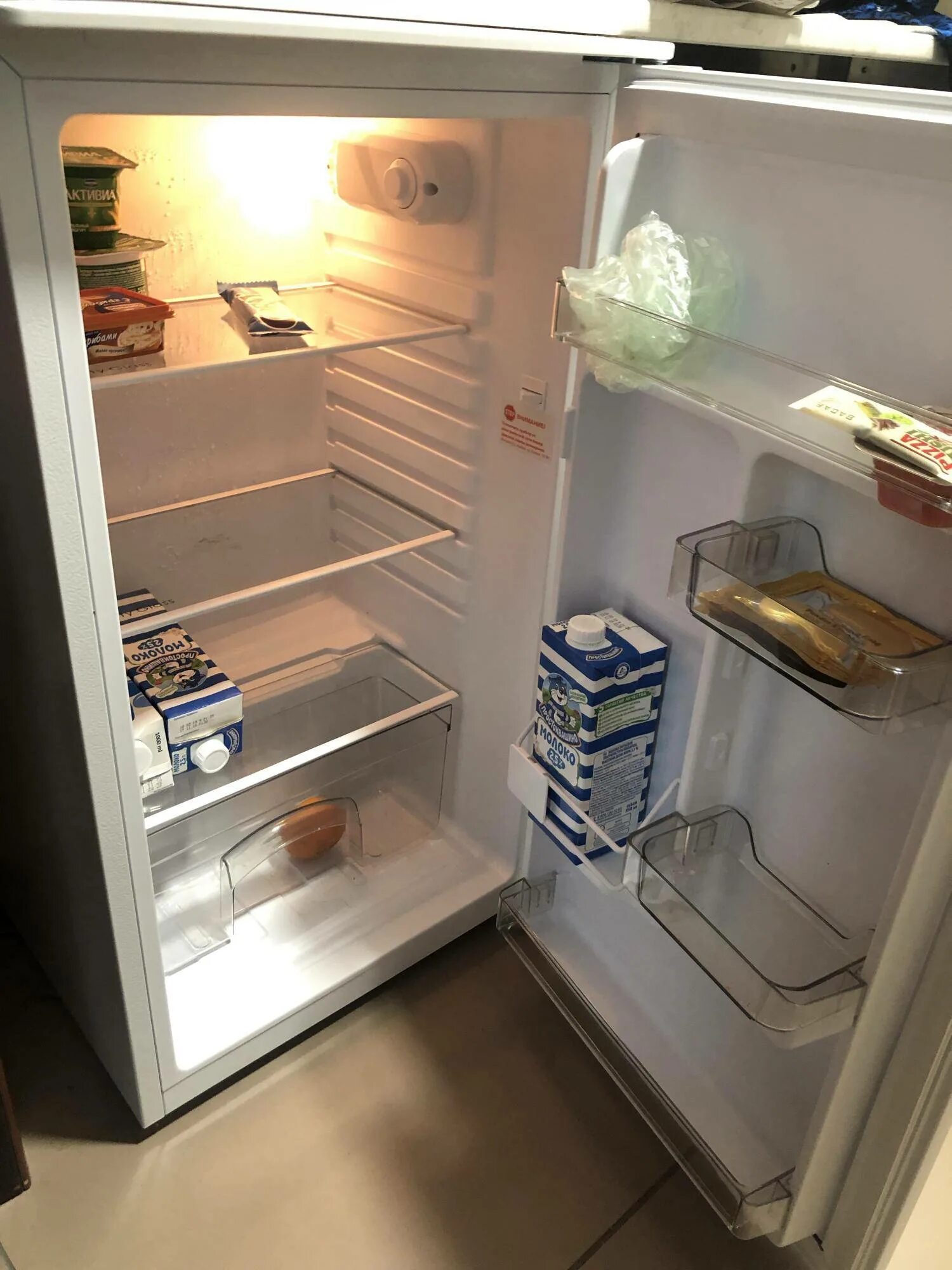 Однокамерный и двухкамерный холодильник. Хороший холодильник. Холодильник с одной камерой. Холодильник камера внизу.