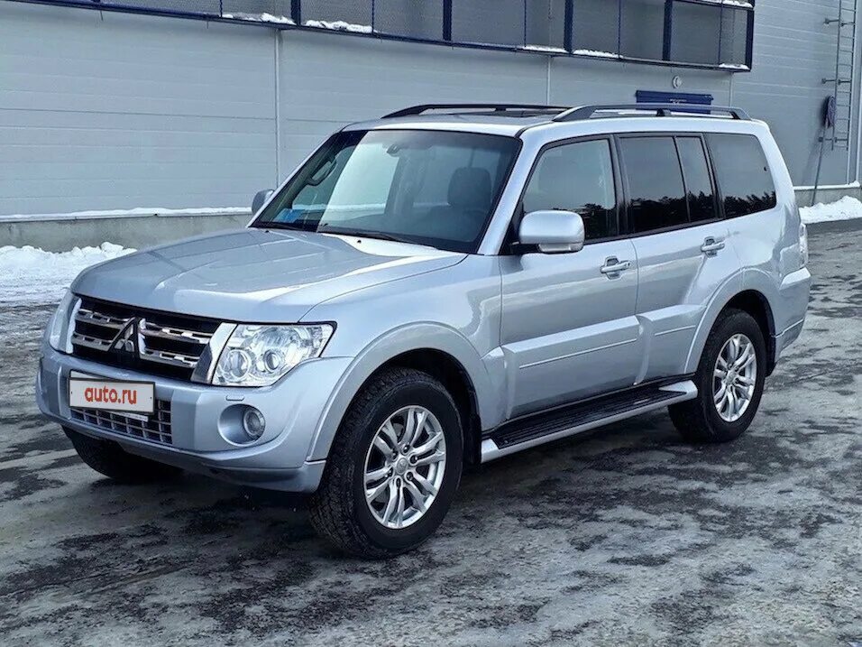 Mitsubishi pajero 2014