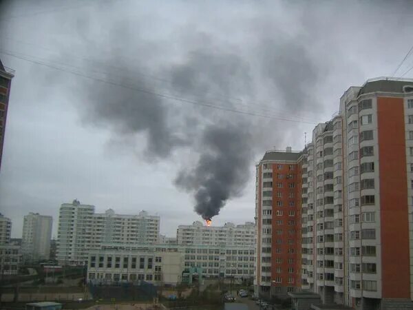 Капотня в Москве. Восток Москвы Капотня. Капотня дым. Капотня жители. Черный дым сегодня