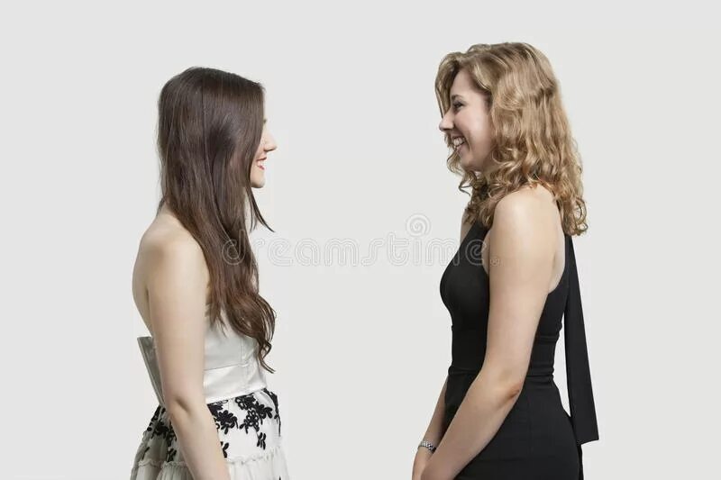 Looking at each other. Look at each other. Friends look each other. 2 Девушки сидящие рядом смотрчяящие вперёд для фотошопа. You both look at each other and smile.