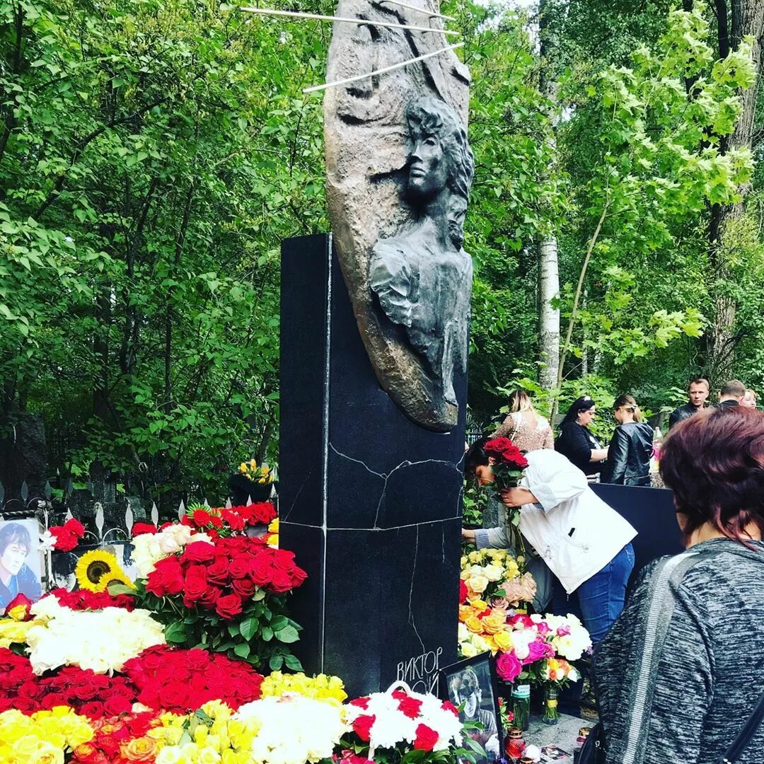 богословское кладбище виктор цой 2020. новая версия гибели цоя. место гибели виктора цоя. виктор цой причина смерти. новая версия гибели цоя.