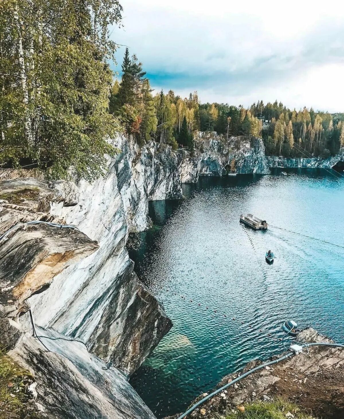 Сортавала парк рускеала. Горный парк Рускеала мраморный каньон. Карелия каньон Рускеала. Мраморный каньон Рускеала Республика Карелия. Сортавала каньон Рускеала.