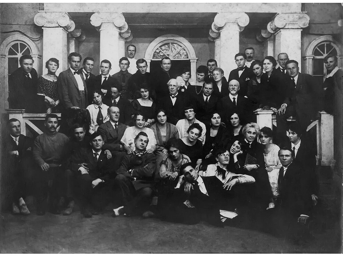 Какой театр был создан в 1898