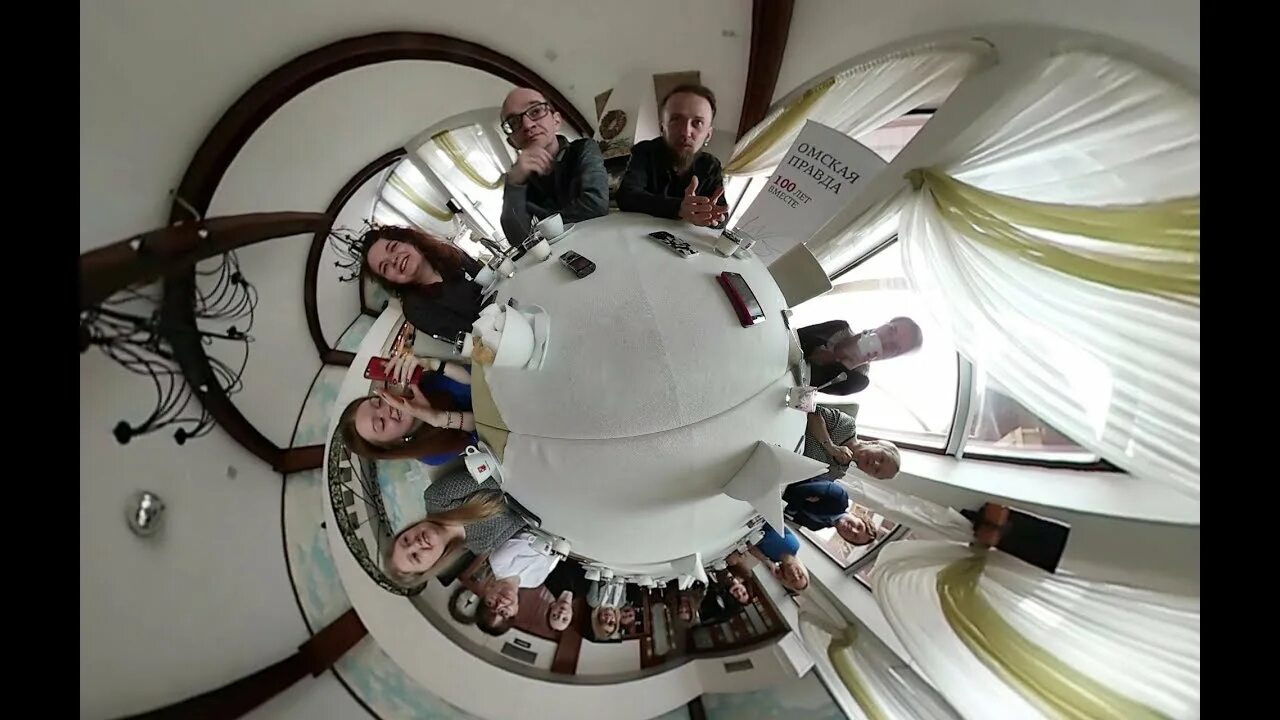 Кручу на 360. Видеоспиннер селфи 360. Кровать 360 градусов крутить. Селфи спиннер. 360 элемент на турнике.