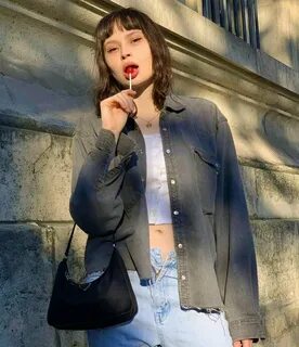 EnMarcheNoire Biography EnMarcheNoire is a famous Instagram model. 