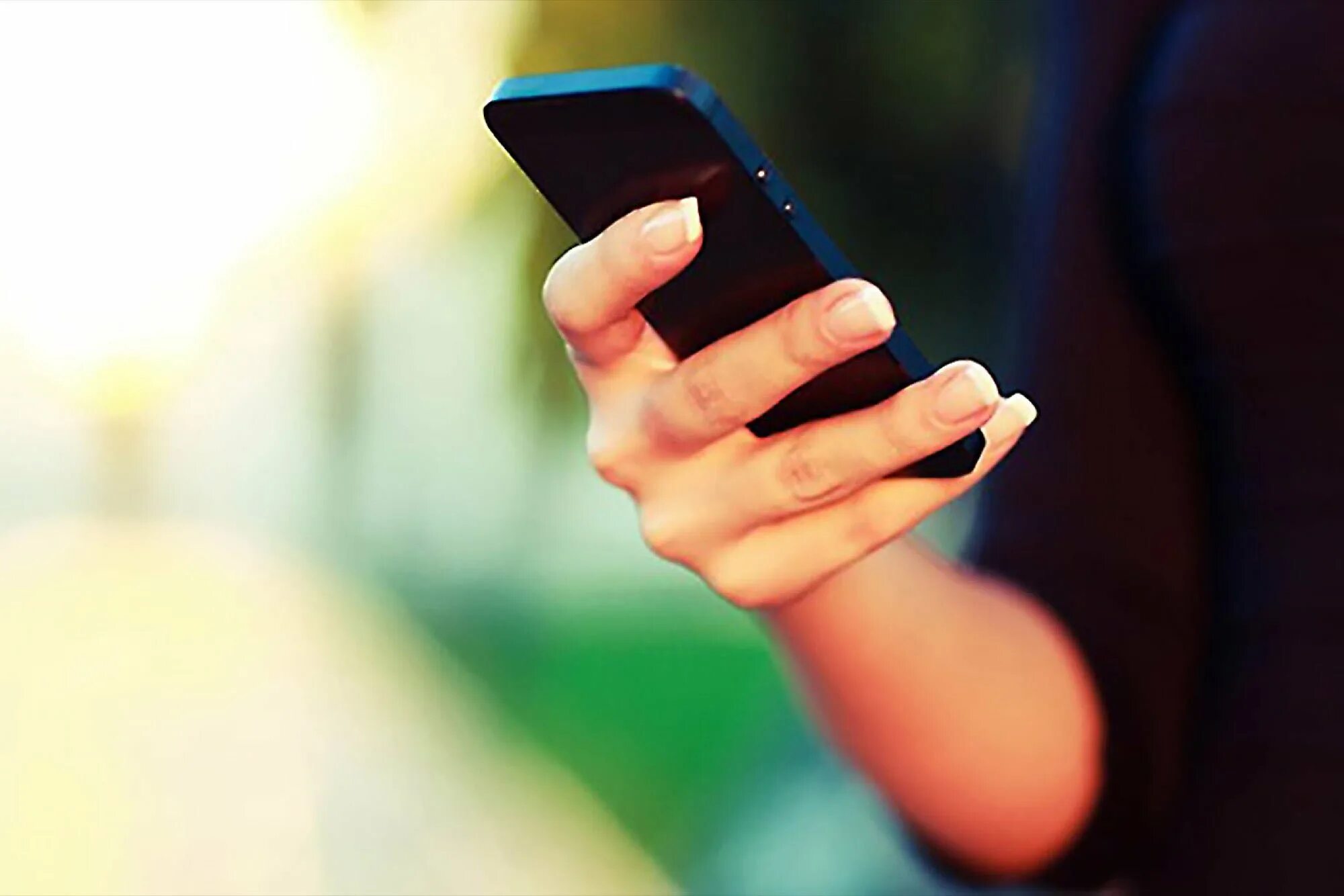 Расход мобильного интернет трафика. Абонентов смартфон. Смартфон теле2. Сотовая связь. Смартфон звонок.