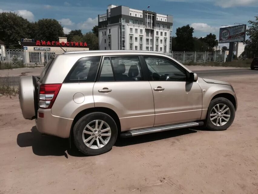 Suzuki vitara колеса. Suzuki Grand Vitara 2008 диски. Гранд Витара 2007 r18. Сузуки Гранд Витара 2008 2.0. Suzuki Grand Vitara диски.