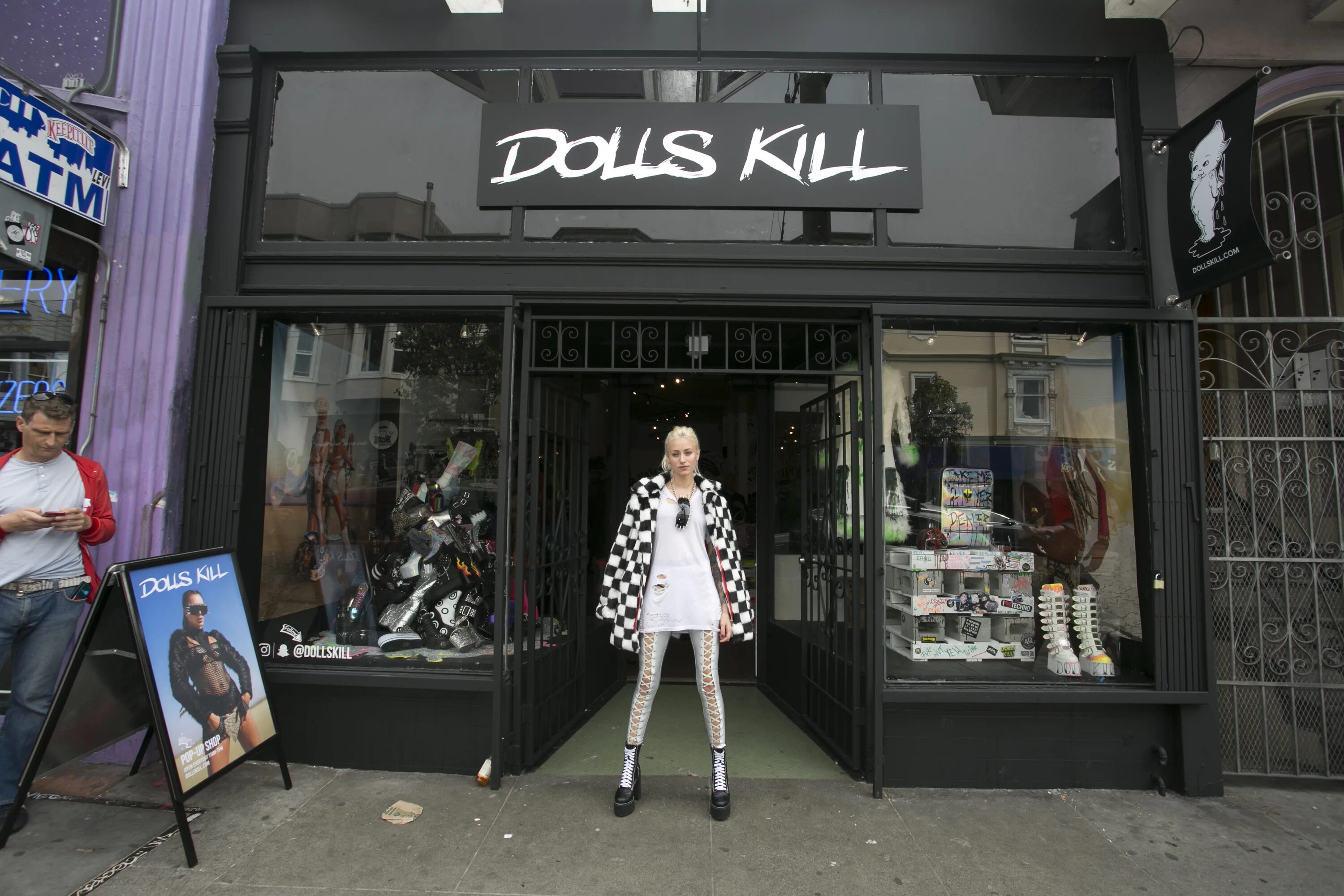 Killing dolls. Dollskill магазин. Dolls Kill интернет магазин. Dolls Kill shop. Dollskill одежда.