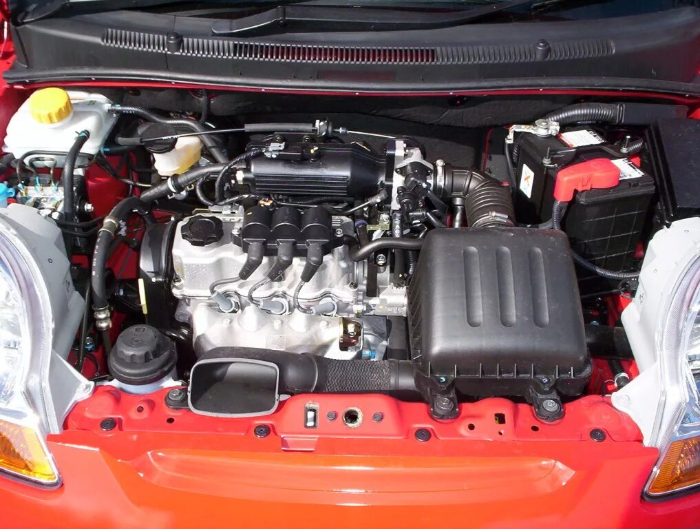 Моторный отсек дэу матиз. Дэу матиз 3 цилиндра. 8. Матиз с двигателем 1. 8.