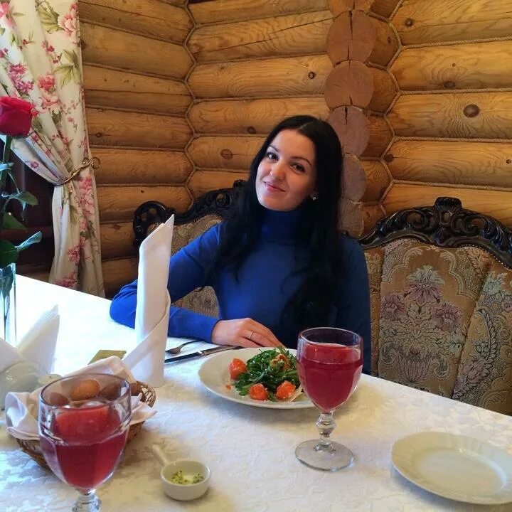 Максимыч меню тюмень. Ресторан максимыч на 50 лет октября тюмень. Максимыч ресторан тюмень. Ресторан максимыч. Максимыч ресторан тюмень.