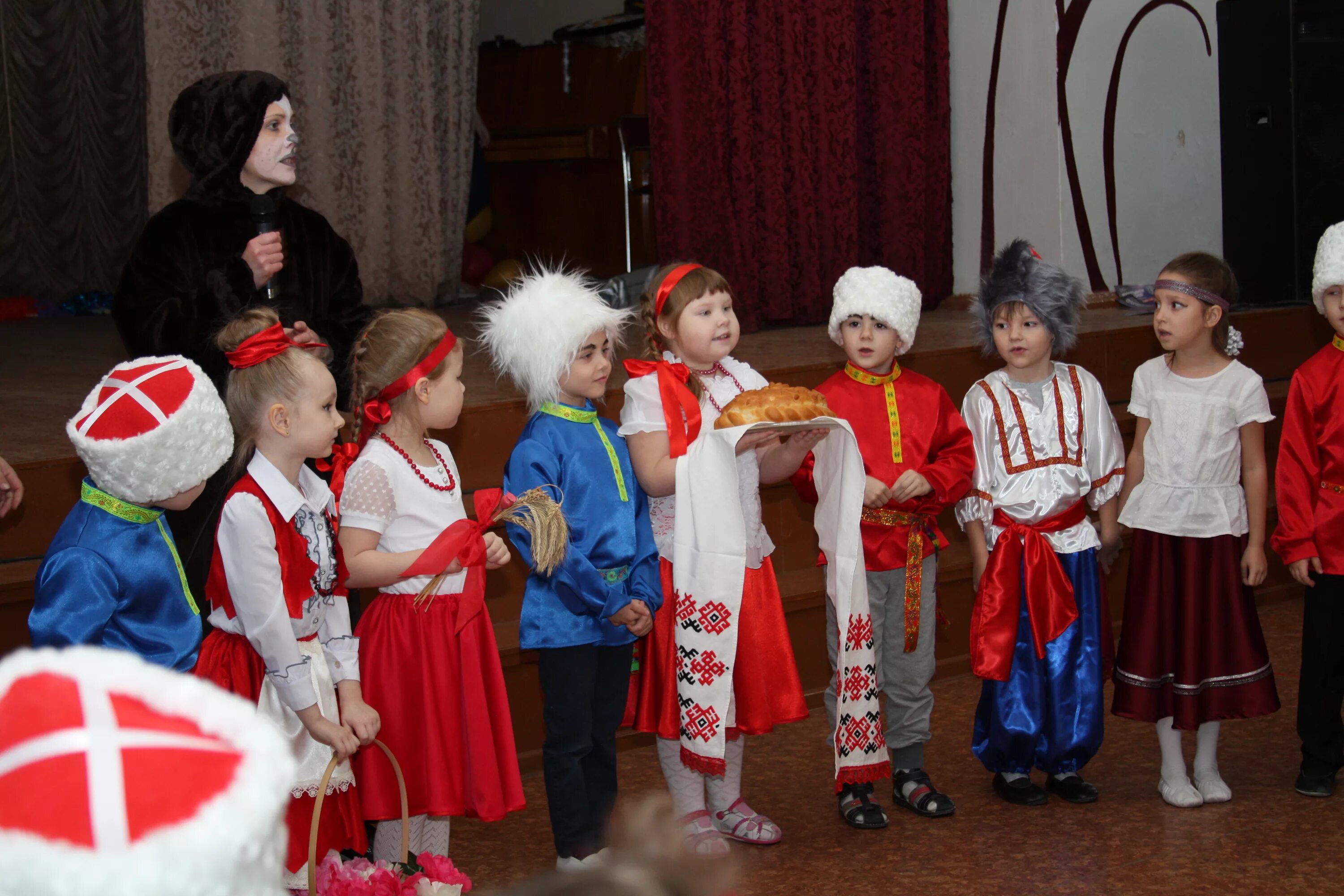 Группа дружба народов. Дружба народов в детском саду. Праздник дружбы народов в детском саду. Фестиваль Дружба народов детский. Фотоконкурс Дружба народов.