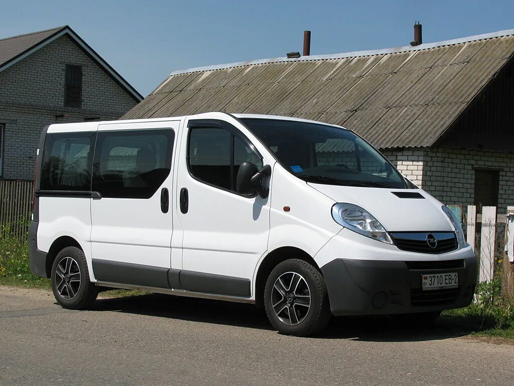 Виваро микроавтобусы. Опель виваро 2008. опель микроавтобус виваро. opel vivaro 2010. опель виваро 2008 микроавтобус.