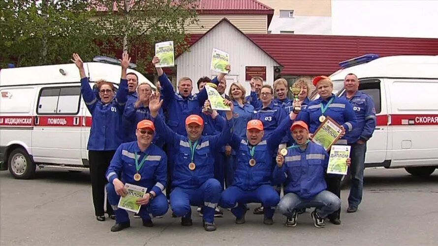 Видео фельдшер скорой. Врач скорой медицинской помощи. Бригада скорой медицинской помощи. Фельдшер. Фельдшер скорой помощи.