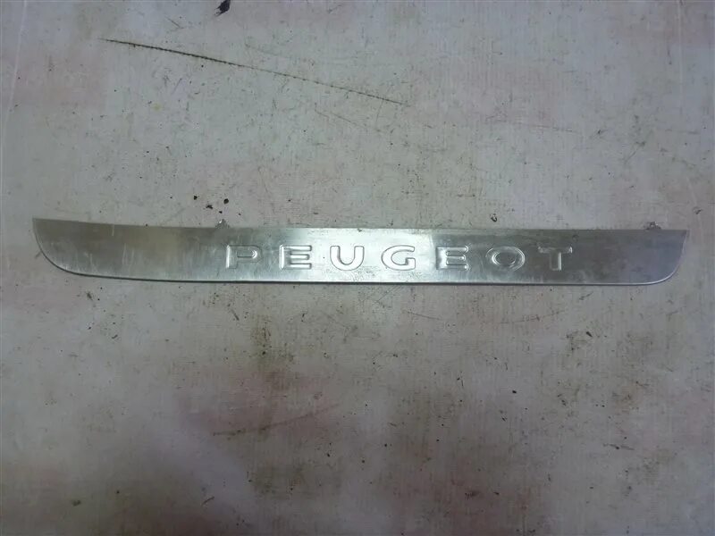 Накладки на фары пежо 408. Накладки на пороги дверей peugeot 408. Пежо 408 пороги. Накладки на педали пежо тревеллер артикул. Накладки на пороги пежо 408.