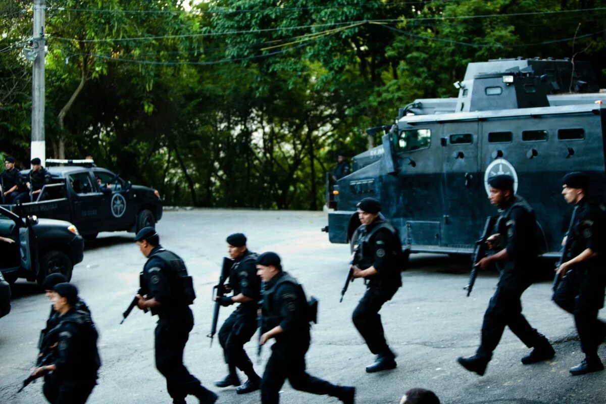 вагнер моура элитный отряд. элитный отряд фильм 2007. фильм элитный отряд 2. элитный отряд: враг внутри фильм 2010. элитный отряд враг.