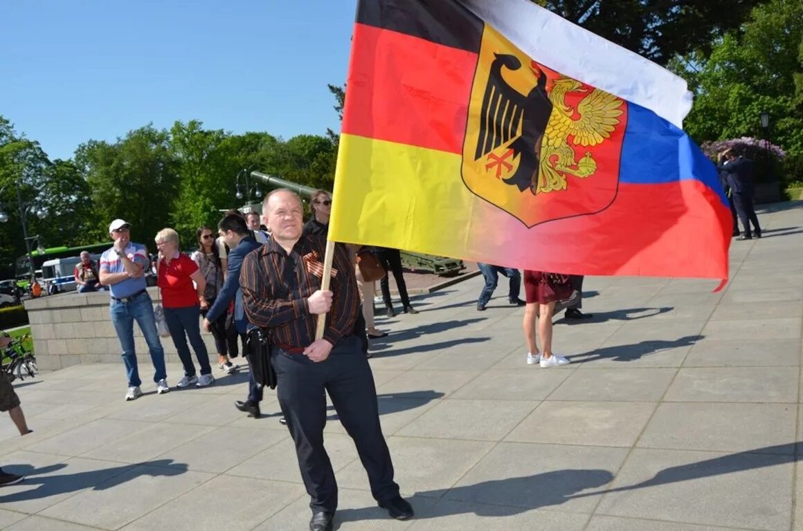 Германия русскоговорящие. День Победы в Германии. Что празднуют в Германии 9 мая. Праздник 9 мая в Германии. Германия отмечает день Победы?.