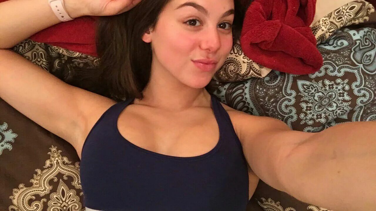 Kira Kosarin. Kira miu