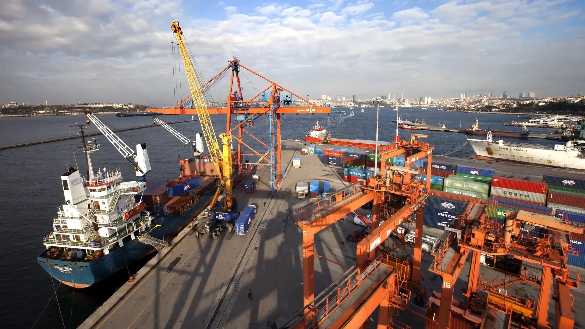 Контейнерные порты. Порт tdr. Порт тайм. Турецкий грузовой порт. Глубины сингапурского пролива.