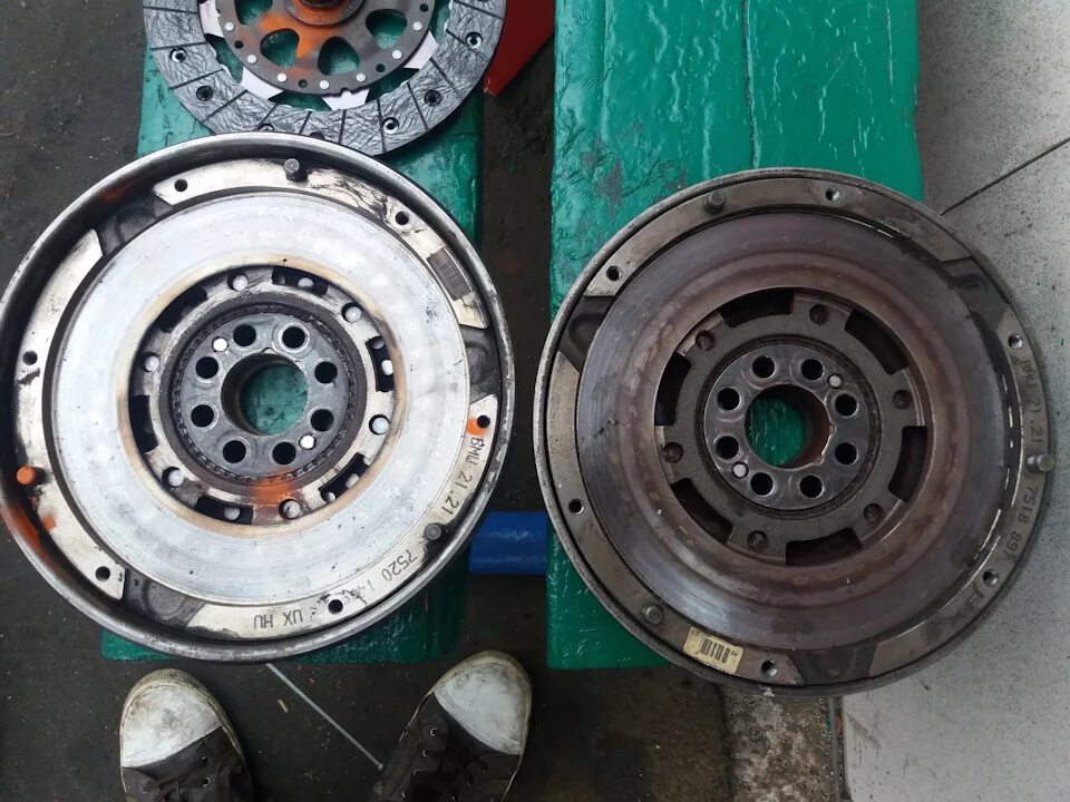 Замена двухмассового моховика на Valeo 835055 - Ford Focus II Wagon, 1,8 л, 2008