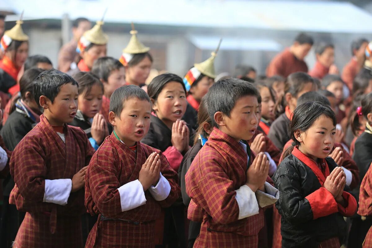 Peoples of asia. Королевство бутан население. Жители бутана. Бутанцы народ. Бутан люди.