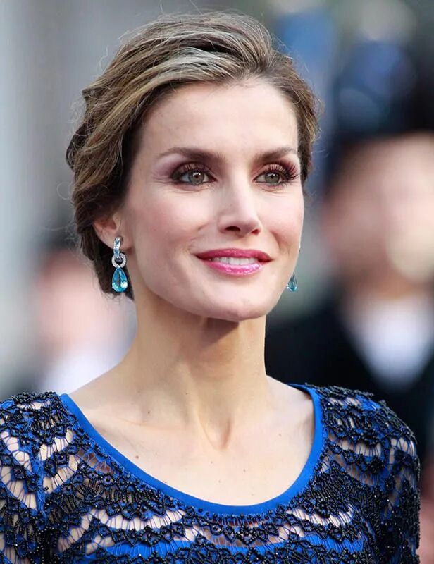 Принцесса летиция. Серьги королевы испании. Queen letizia. Принцесса летиция. Королева испании летиция маникюр.