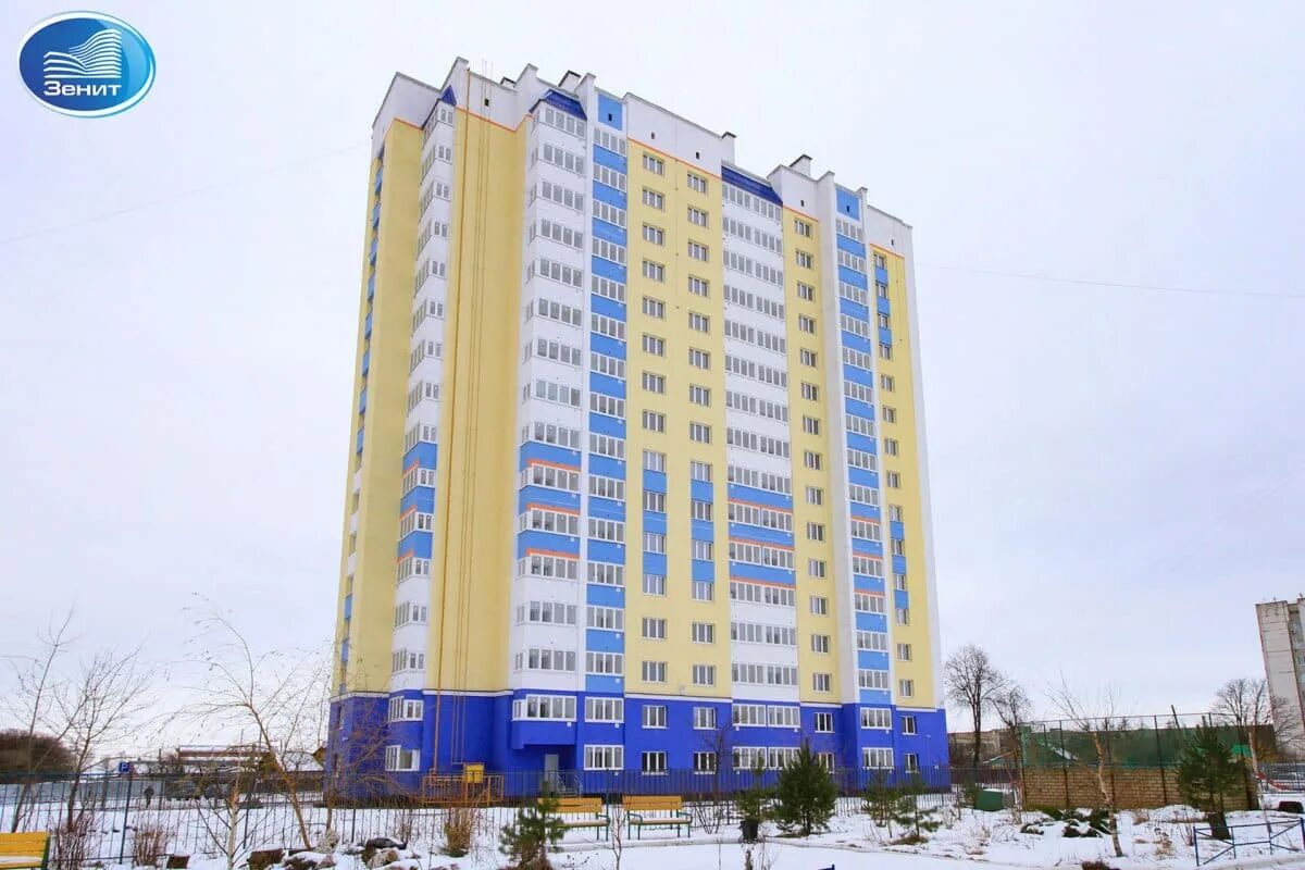 Маяк орел орелстрой. Жк зенит. Жилой комплекс ле дом. Улица орловских партизан 3. Логотип строительная компания с орлом.