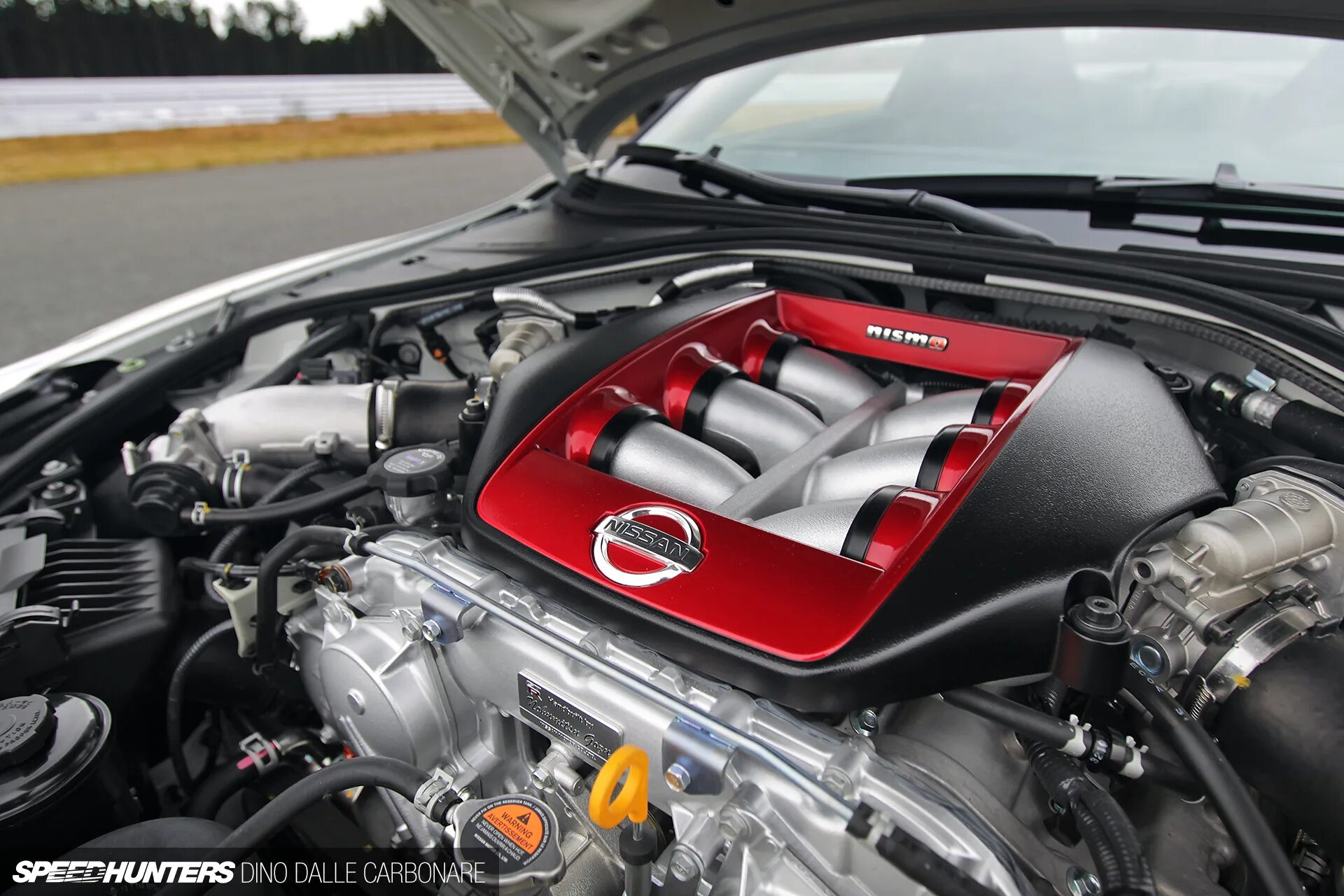 Мотор ниссан гтр 35. Мотор ниссан гтр 35. Nissan gtr r35 nismo двигатель. Nissan gtr r35 nismo двигатель. Nissan gtr r35 двигатель.