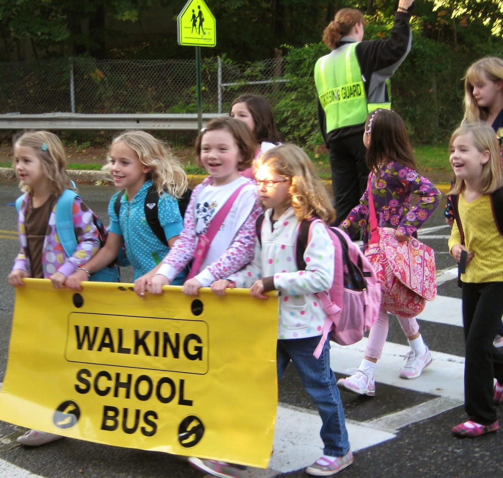 Пропустила месяц школы. Walking to School. Walk School. Международный день прогулки в школу (International walk to School Day). Walk to School in Ohio.