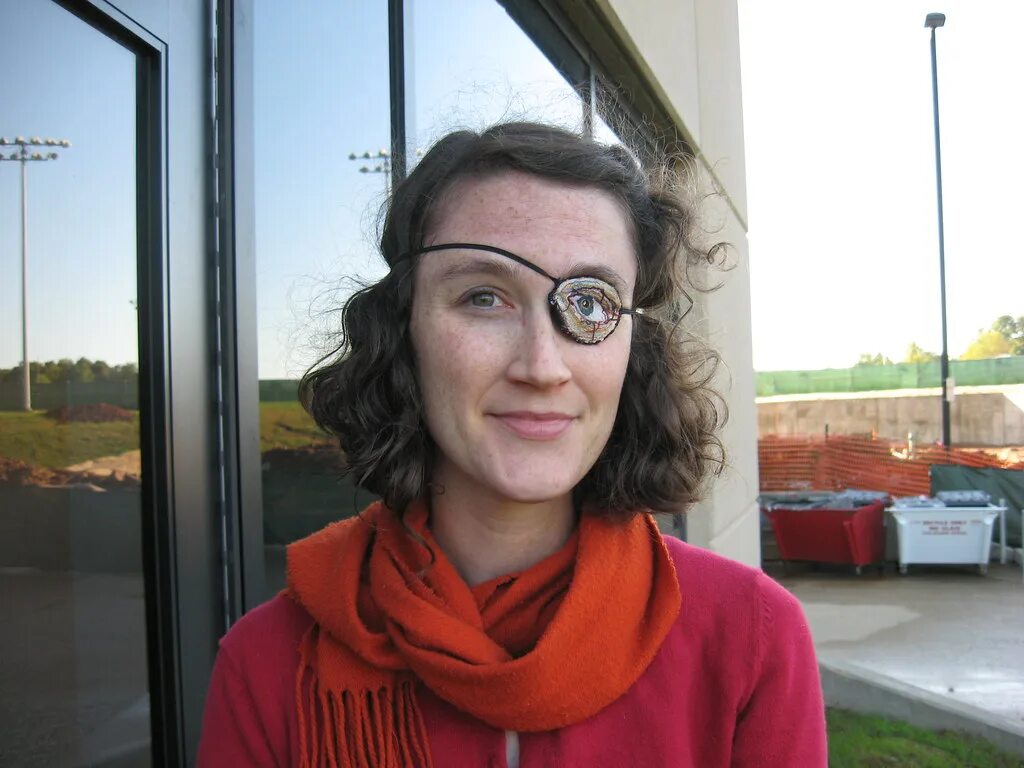 With one eye. Известная женщина без глаза. With one eye. With one eye. One eyed girl with eyepatch.