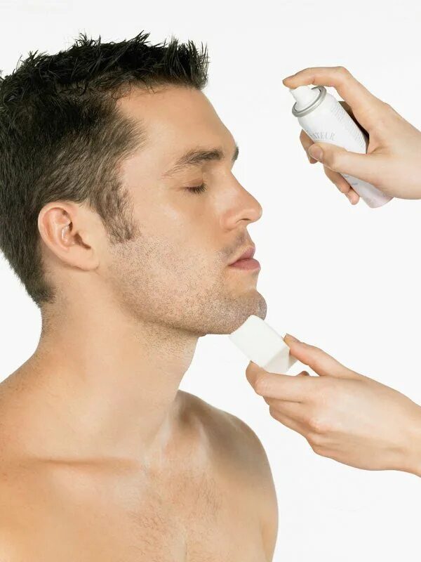 Мужская косметология. Как очищаются мужчины. Уходовые процедуры для мужчин. Мужчина в коже. Косметология для мужчин.