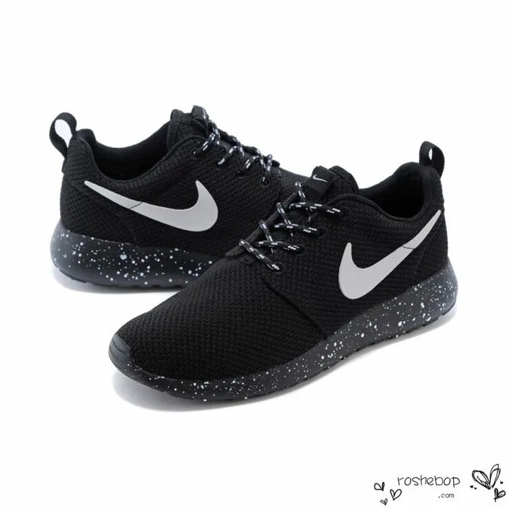 Черные найк цена. Nike Roshe Run Black. Кроссовки найк Roshe Run 2015. Nike Roshe Run Black White. Nike Roshe Run черные.