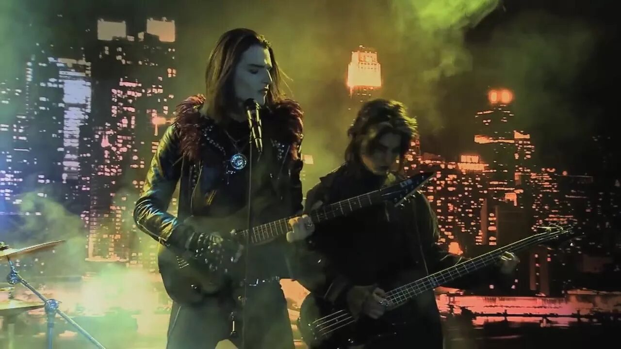 Chica vampiro девочка вампир. Девочка вампир песни. Девочка-вампир дейзи о'брайен. Сериал девочка вампир. Сериал чика вампира.