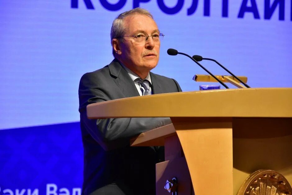 Уфе всебашкирская олимпиада. Юсупов курултай. Юсупов юлдаш мухамматович институт стратегических исследований. Салават ахмадуллин курултай башкир москвы. Сапар юсупов юрист.