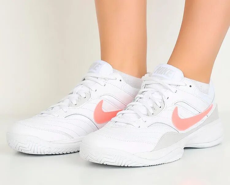 Найки женские цены. Wmns Nike Court Lite. Кроссы найк женские белые. Кроссовки найк белые 33 размер женские. Кроссовки найк женские белые летние.