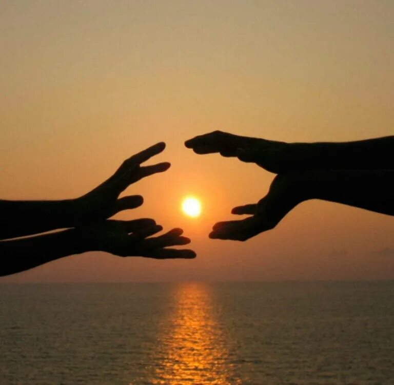 Счастливая любовь. Романтика в жизни. Цитаты про счастье. Смысл жизни человека в любви. Я счастлива статусы.