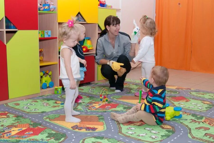 Помощник воспитателя в частный сад. Няня в детском саду. помощник воспитателя в детский сад. нянька в детском саду. нянечка в детский сад.