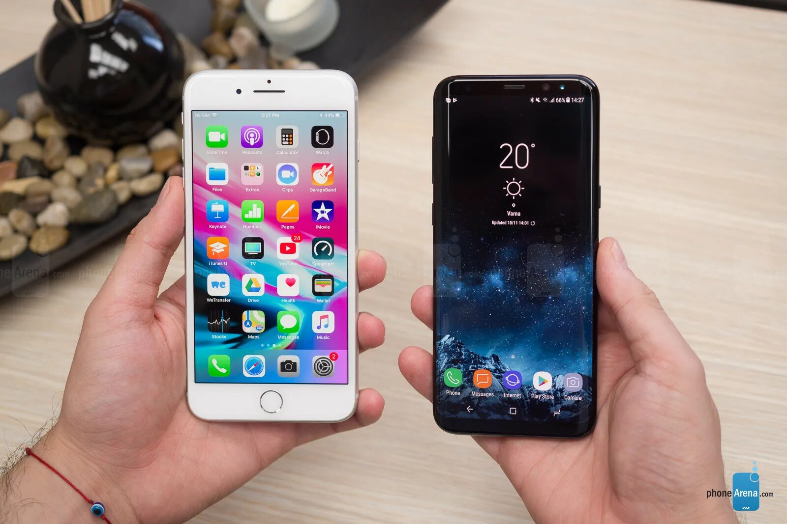Iphone 8 vs iphone 9. Iphone xr vs galaxy a40. Iphone 8 samsung. Iphone 8 vs samsung. Samsung s8.