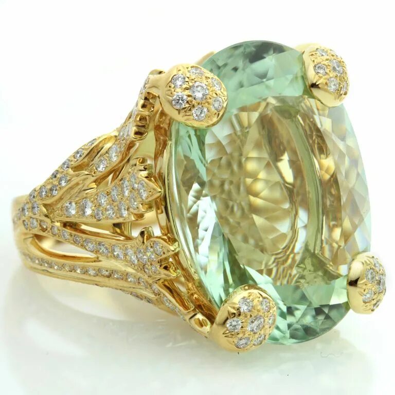 Золотое кольцо с бериллом. Кольцо диор с изумрудом и бриллиантами. Золотое кольцо с празиолитом и бриллиантами. Перстни с драгоценными камнями.