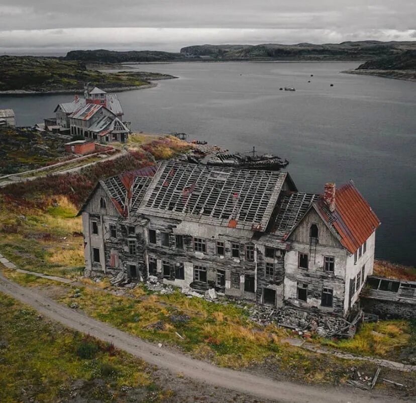 Терский дороги умба. Тигиль,. Тигиль камчатский край больница. Монастырские озера усть-каменогорск. Далекий поселок.