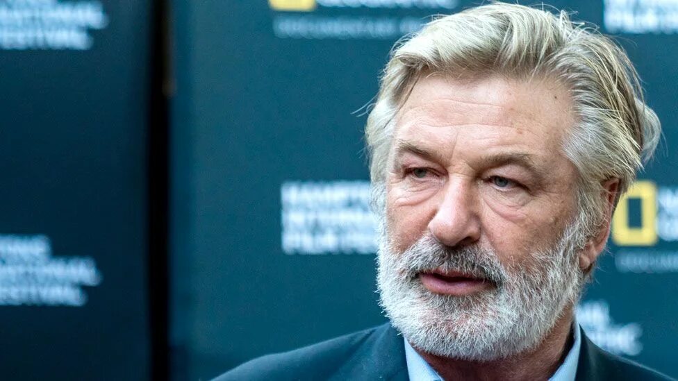 Алек болдуин застрелил оператора. Алек болдуин застрелил оператора