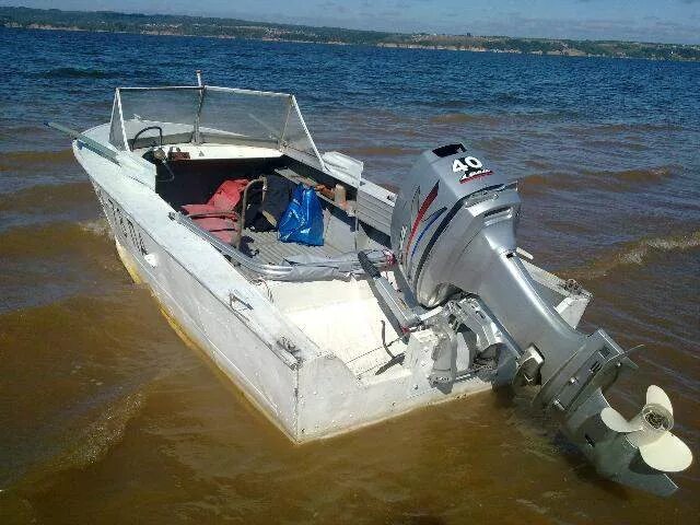 Катер прогресс 90 лошадей. Прогресс 4 с мотором. Прогресс 4 с мотором. Кнехт прогресс 4. Прогресс 4 с мотором.