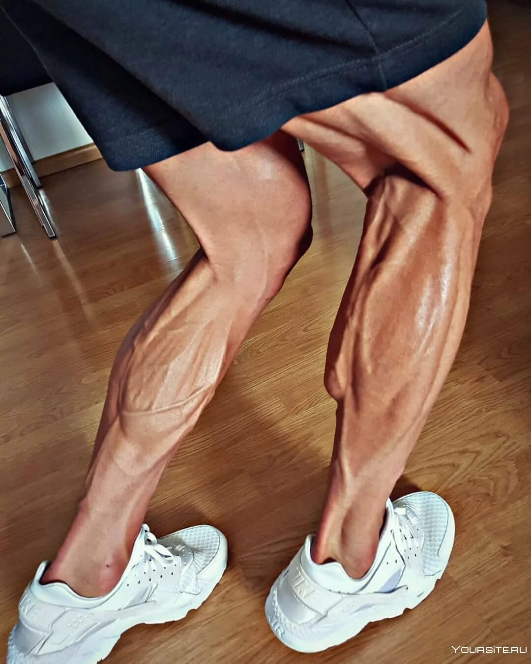 Ноги спортсмена. Ноги велогонщика Томаша Марчинского. Ноги победителя тур де Франс.