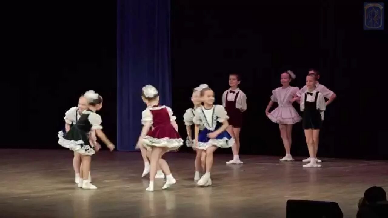 Дунаевский полька. Полька. Полька танец видео. Польки дети видео. Хорошки белорусский танцевальный ансамбль.