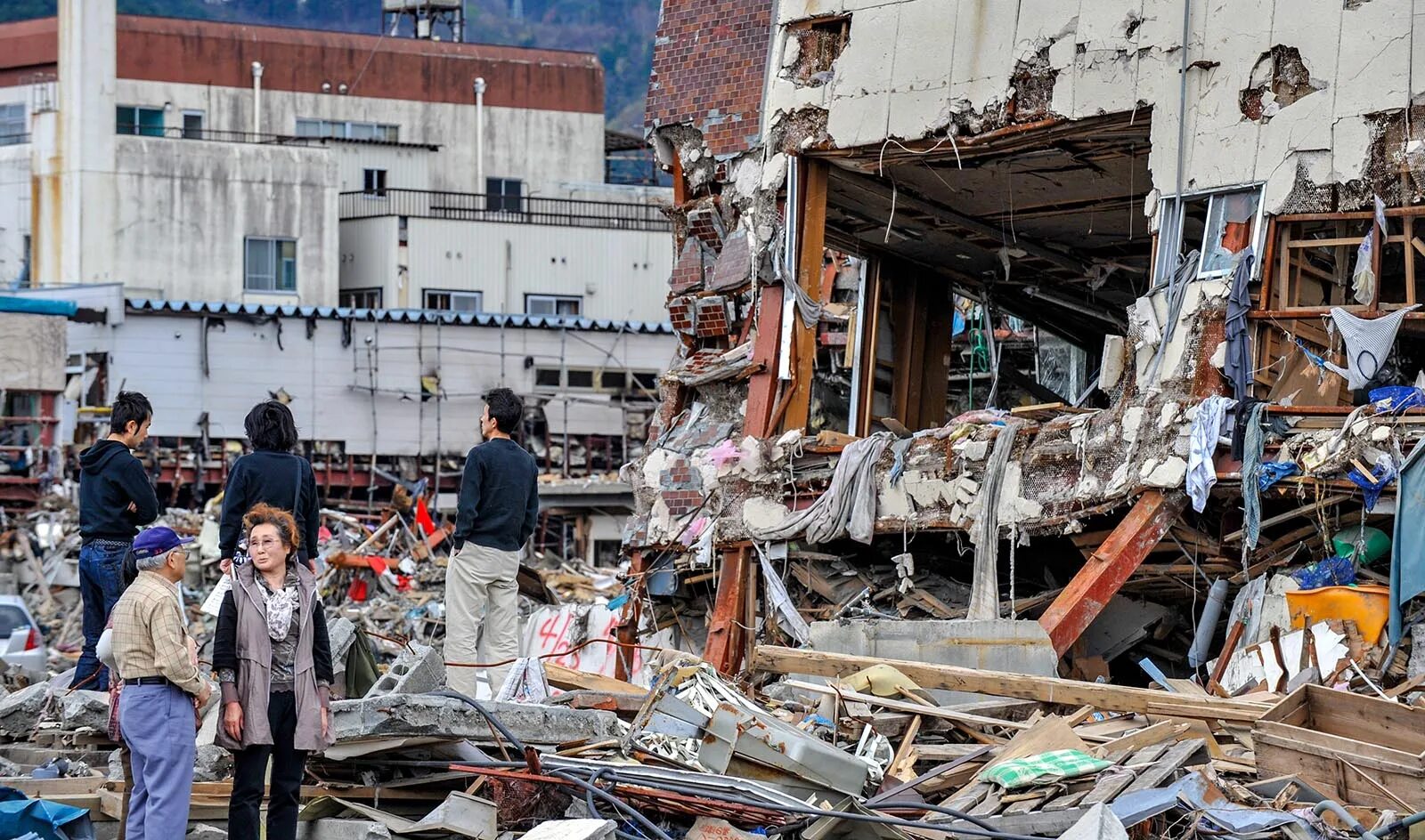 Стихийные бедствия. Natural disasters. Землетрясение в китае 1976. Землетрясение в тбилиси 2002. Ураган сэнди.